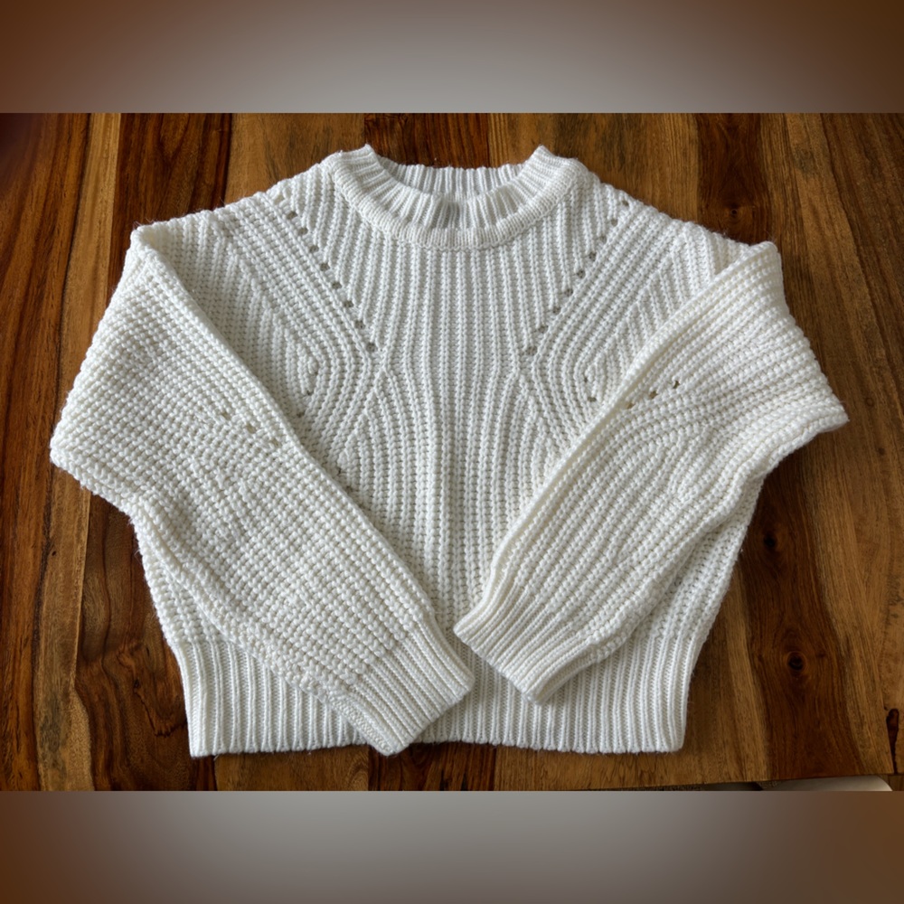 Dynamite White Crew Neck Sweater with Chunky Knit